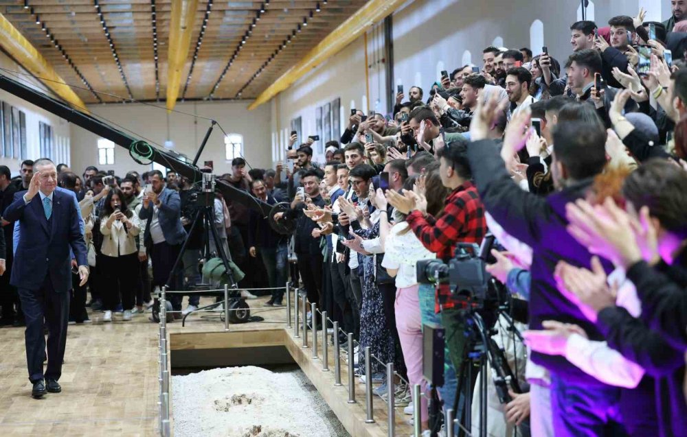 "Kendi ikballeri uğruna sizi kullanmak isteyenlere gençlerimizin artık ‘yeter’ diyeceğinden şüphe duymuyorum”