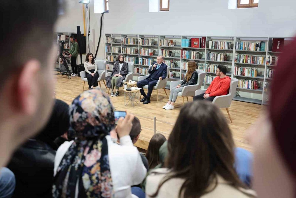 "Kendi ikballeri uğruna sizi kullanmak isteyenlere gençlerimizin artık ‘yeter’ diyeceğinden şüphe duymuyorum”