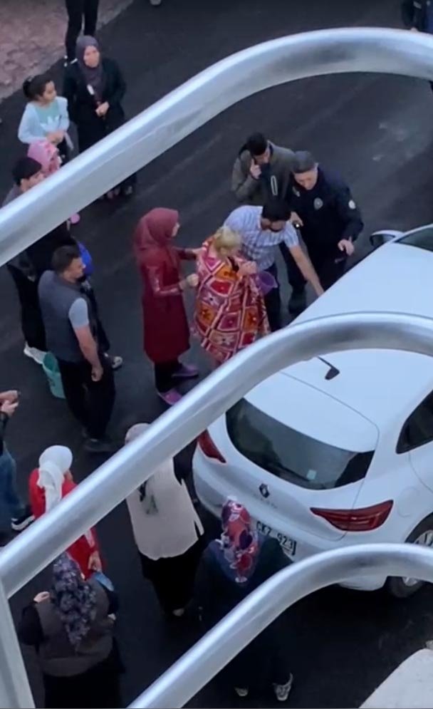 Arkadaşlık teklifini kabul etmeyen kadının yüzüne kezzap attı, tutuklandı