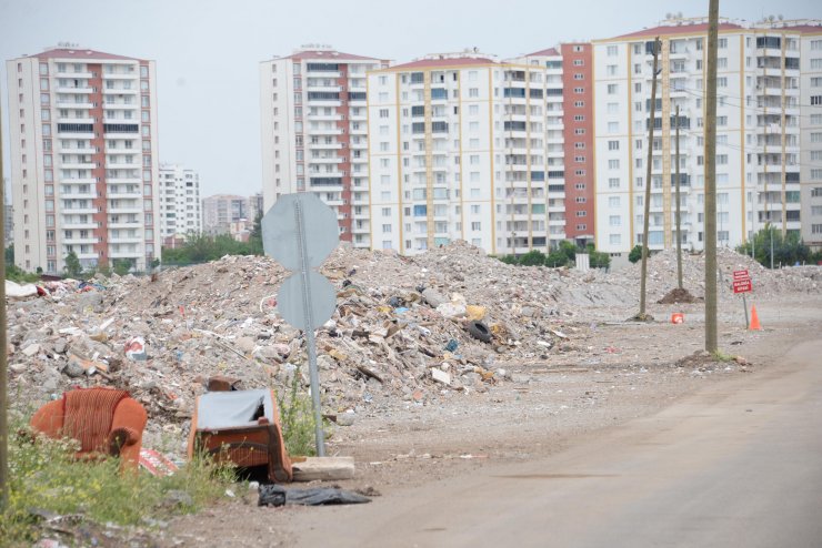 Diyarbakır’da depremde yıkılan binalardan 42 bin 504 metreküp moloz çıktı