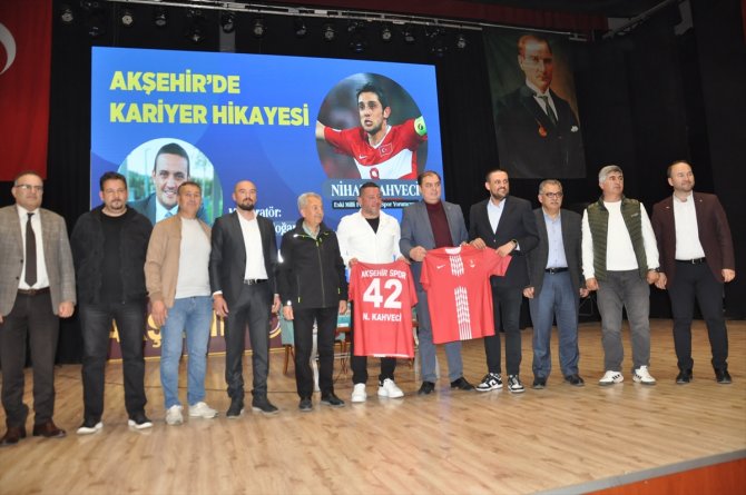 Eski milli futbolcu Nihat Kahveci, Konya'da
