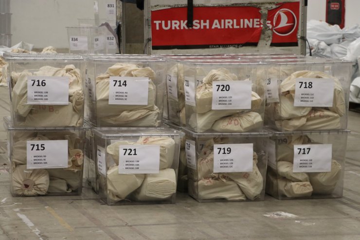 Yurt dışında kullanılan oylar seçim sandıklarına konuldu