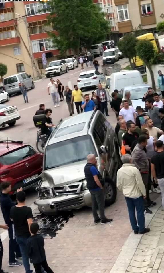 14 araca çarptı! Çevredekiler darp etti