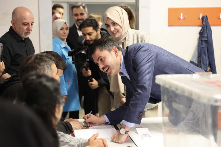 Bakan Murat Kurum: Seçimimiz ülkemize, milletimize hayırlı olsun