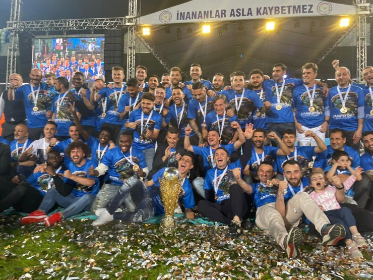Rizespor 'Süper Lig'e Merhaba' töreni ile kupasını aldı