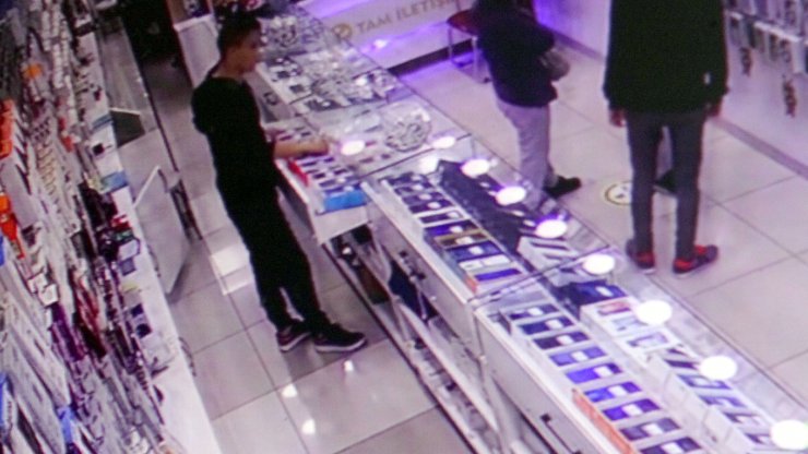 İlk iş gününde cep telefonu çaldı