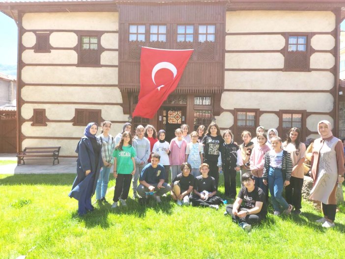 kultur-elcilerinden-kent-muzesine-ziyaret-3.jpg