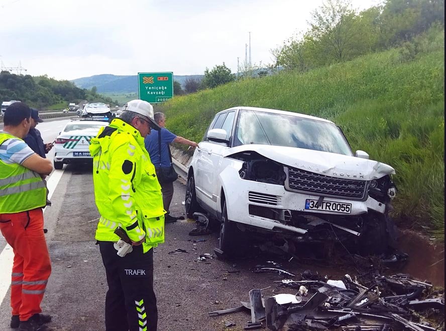 Otoyolda yağmur nedeniyle art arda iki kaza: 4 yaralı