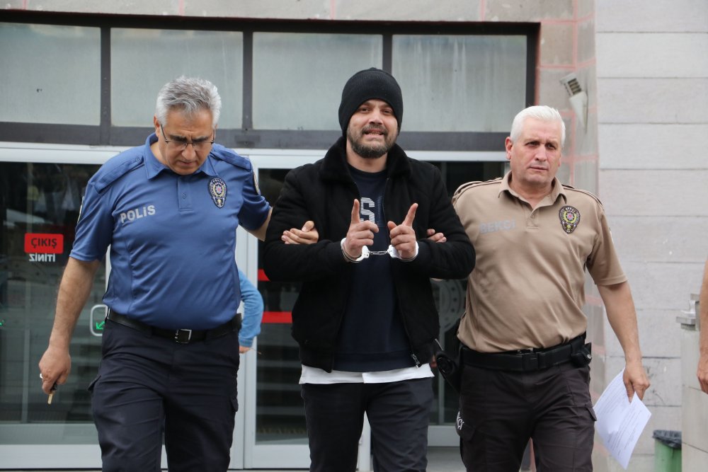 Spor eğitmeni, eski sevgilisi tarafından 12 yerinden bıçaklandı