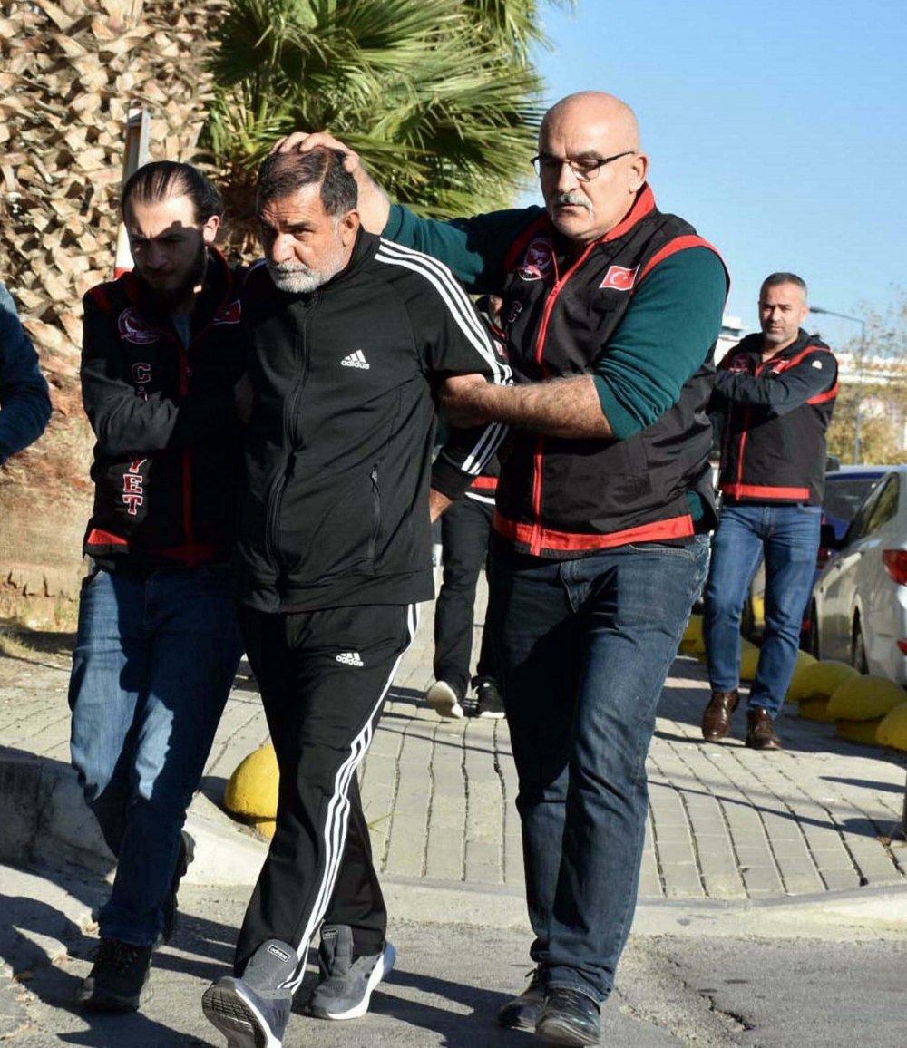 Eş cinayetinde 12 polis memuru hakkında 'ihmal'den hapis istemi