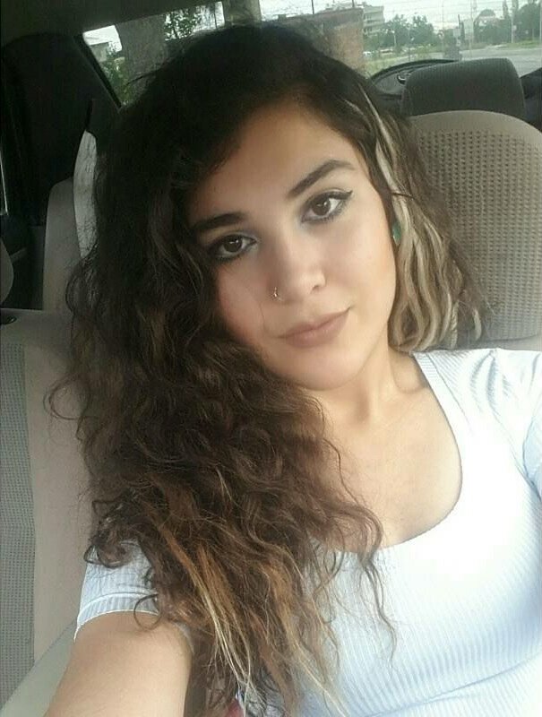 Evinin önünde pusu kuran motosikletli saldırgan tarafından bacağından vuruldu