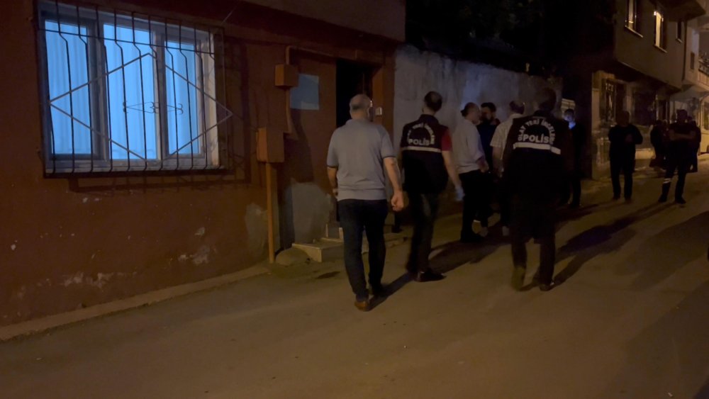 Emekli aşçı evinde bıçaklanmış halde ölü bulundu