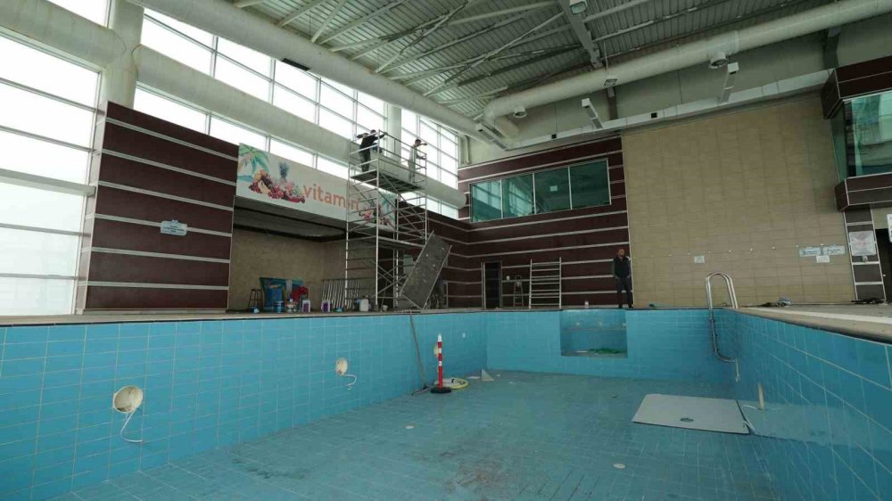 Kış gelmeden bitecek! Konya'daki o spor tesisi yenileniyor