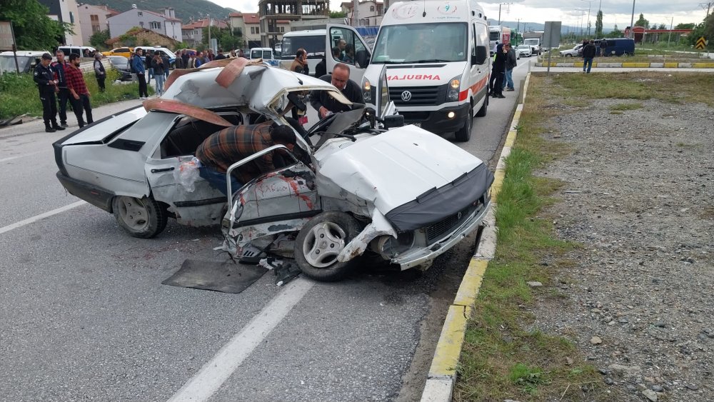 Afyonkarahisar-Konya kara yolunda kaza! 18 yaşındaki Mustafa hayatını kaybetti