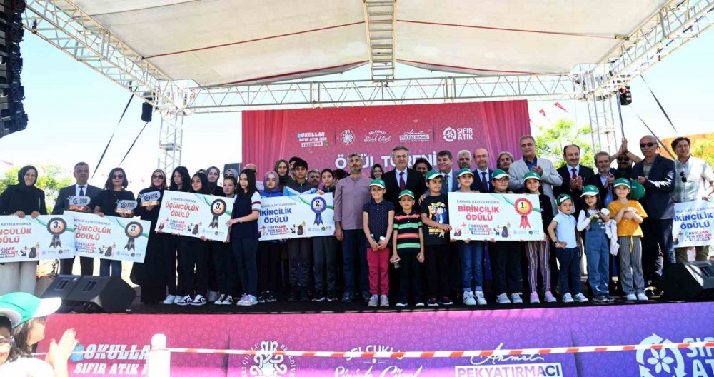 Konya'da 103 okul kıyasıya yarıştı! O okullar dereye girdi