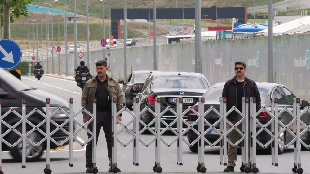 Cumhurbaşkanı Erdoğan, cuma namazını o camide kıldı