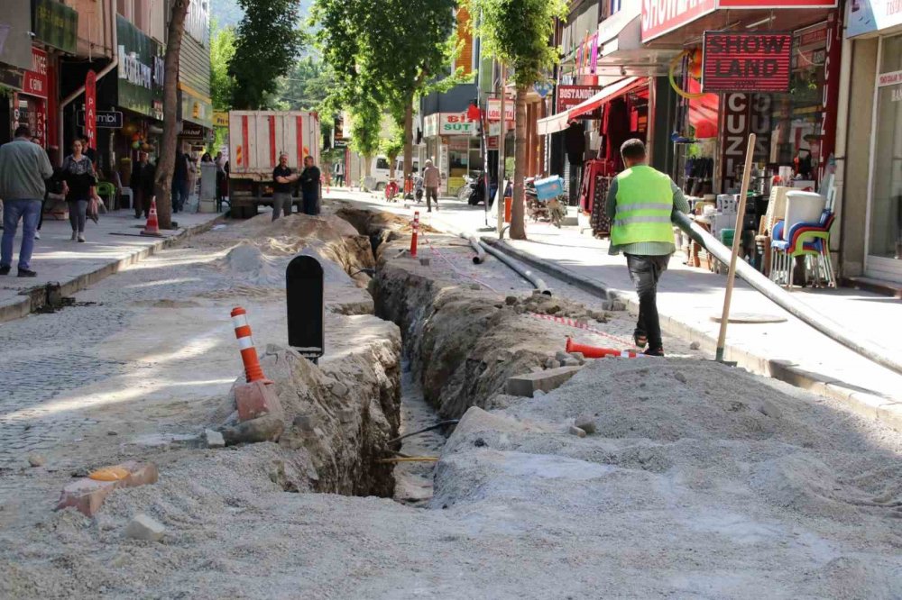 Konya'nın ileçsinde içme suyu şebekesi yenileniyor