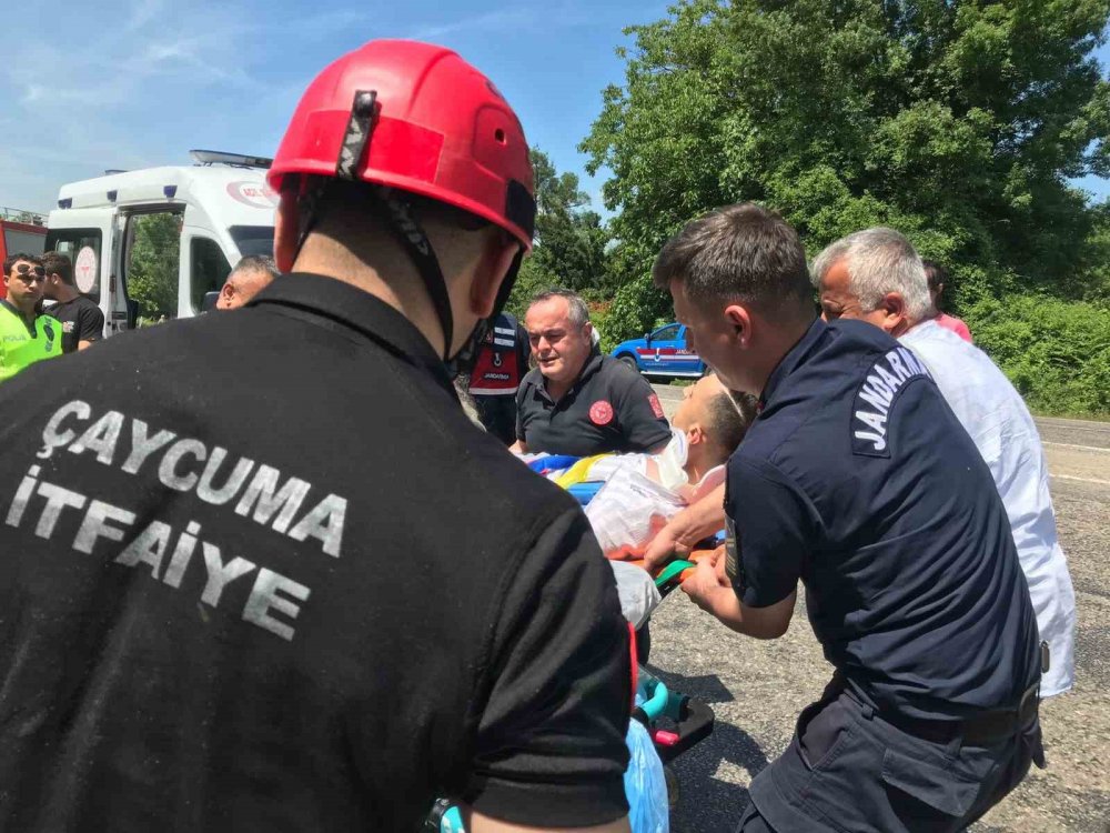 Tatile gittikleri otomobil takla atıp başka bir araçla çarpıştı: 1’i ağır 6 yaralı