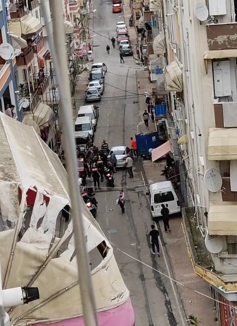 16 yaşındaki çocuk tartıştığı husumetlisini başından vurdu