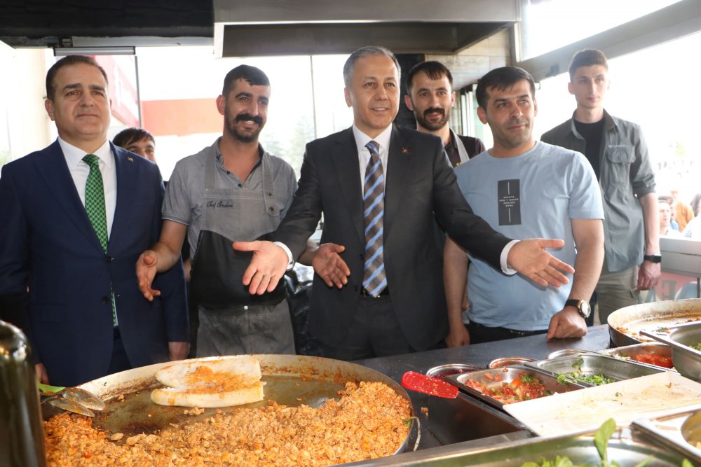 Bakan Yerlikaya, Hakkari'de