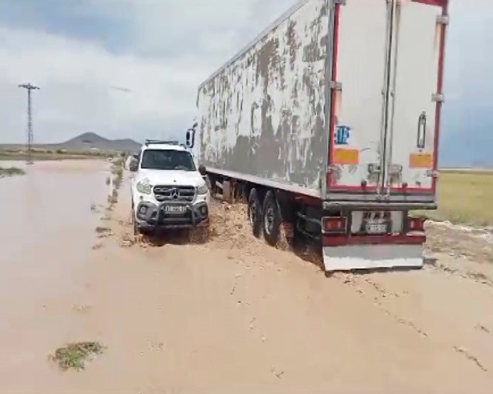Konya'da dolu ve sel çiftçiyi vurdu