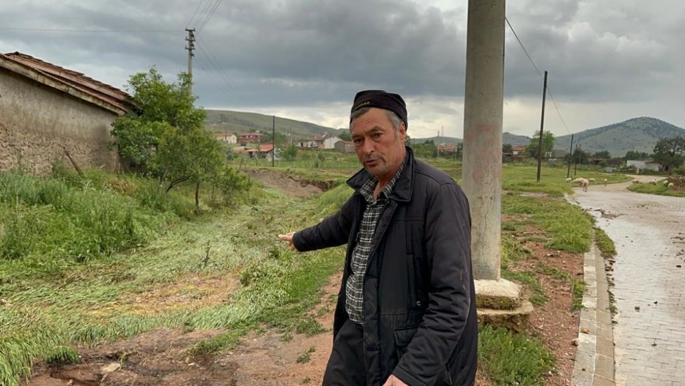 Sel sularının buzdolabı ve çamaşır makinesini sürükledi