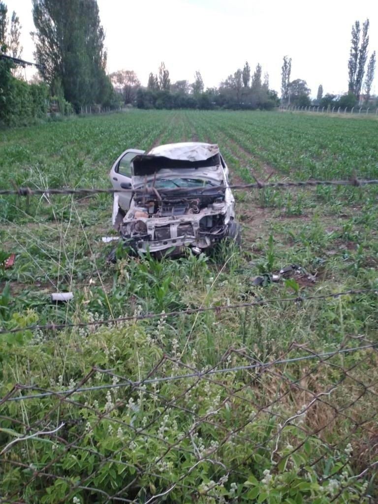 Konya'da kontrolden çıkan otomobil mısır tarlasına yuvarlandı