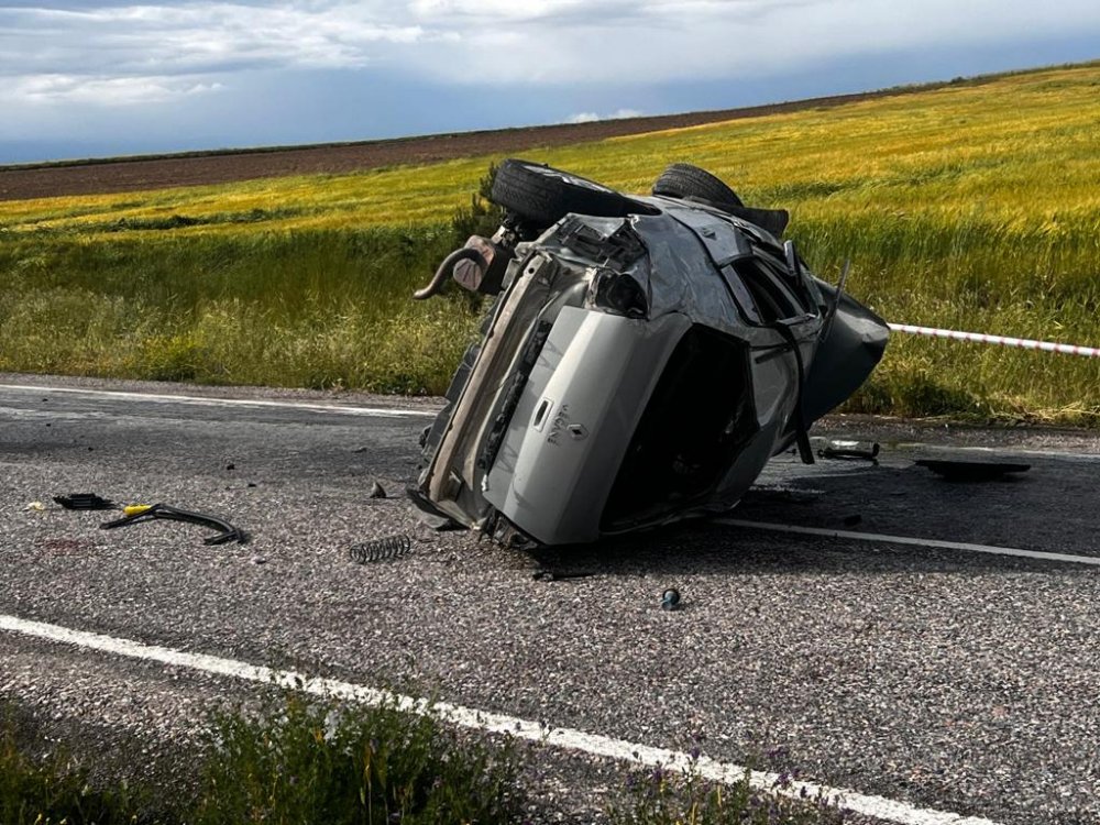 Otomobil devrildi: 1 ölü, 3 yaralı