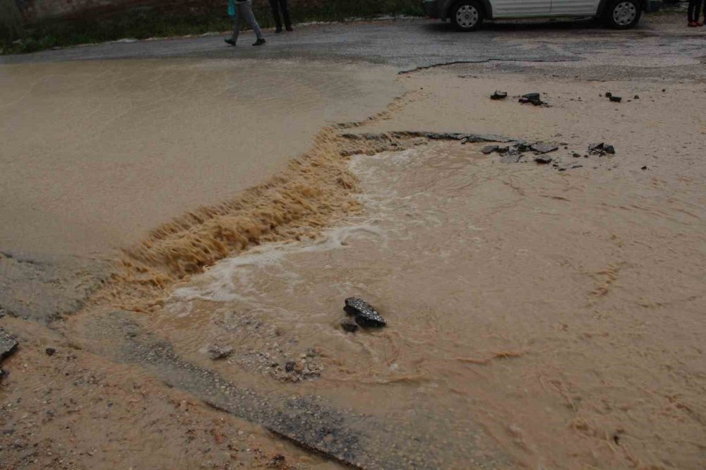 Konya’da dolu yağışı sonrası su baskını kameralara yansıdı