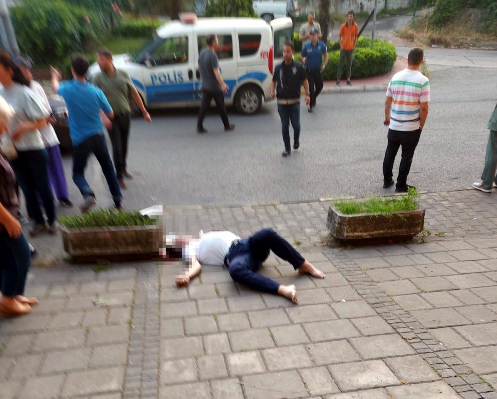 2'nci kattaki evinin penceresinden düşen epilepsi hastası, ağır yaralandı