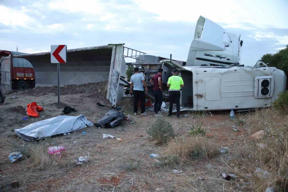 Zincirleme kaza: 3 ölü, 5 yaralı