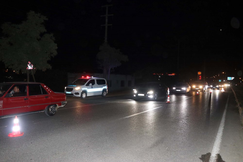 Otomobil savrularak takla attı!