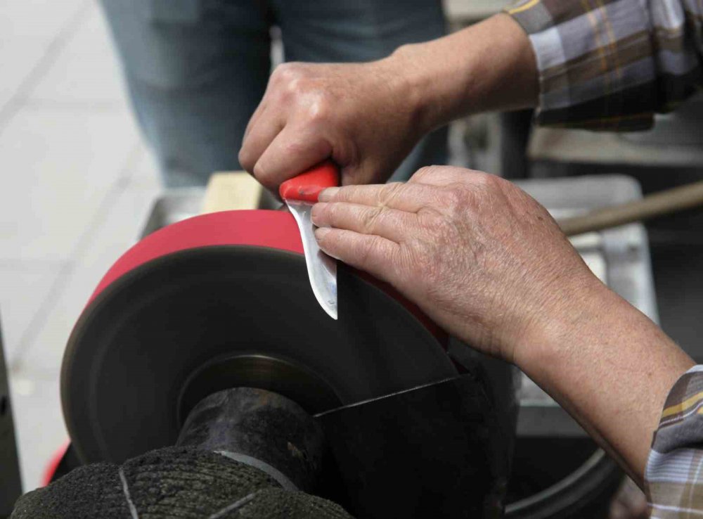 Konya'da çarşılarda yoğunluk... Bıçakçılardan son gün tavsiyesi