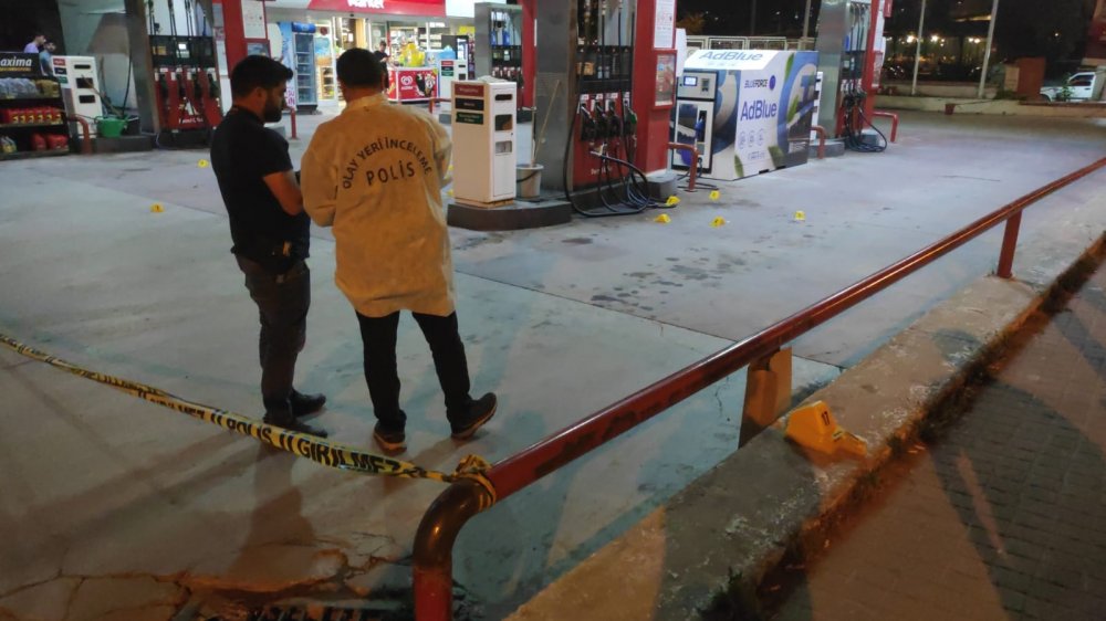 Akaryakıt istasyonunda silahlı çatışma