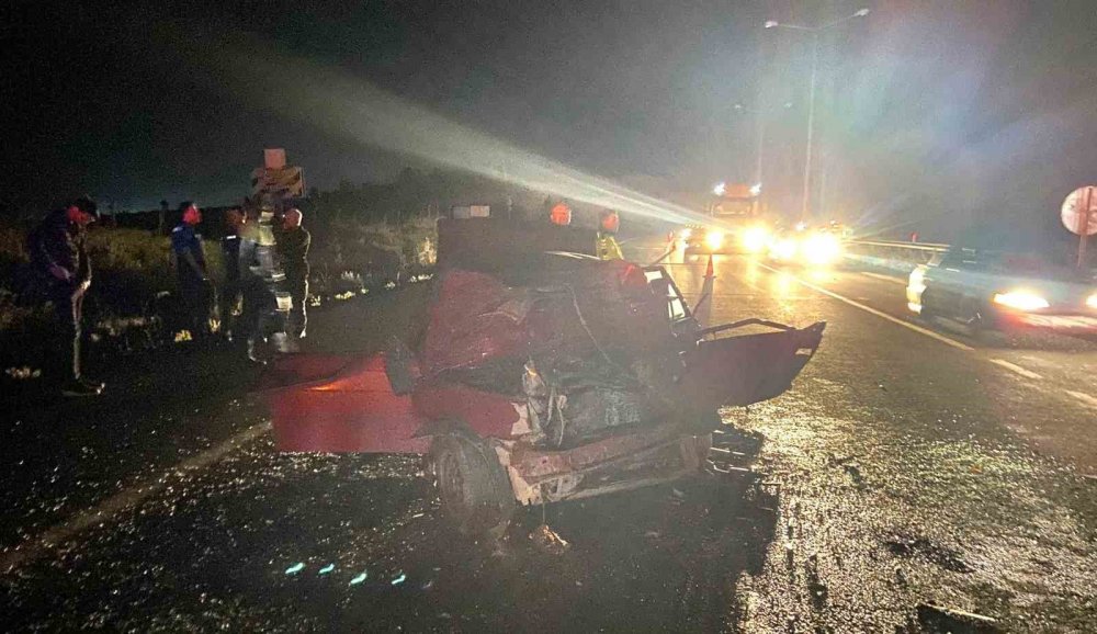 Otomobil ile tır çarpıştı: Yaralılar var