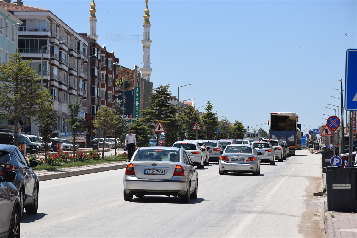 konya-ankara-kara-yolunda-bayram-tatili-yogunlugu-artiyor-001.jpg