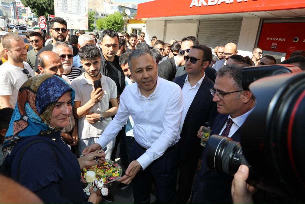 Bakan Yerlikaya: Bayram sevinci acıya dönüşmesin