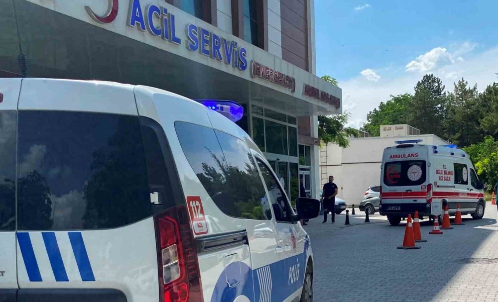 Konya'da devrilen motosikletin sürücüsü yaralandı