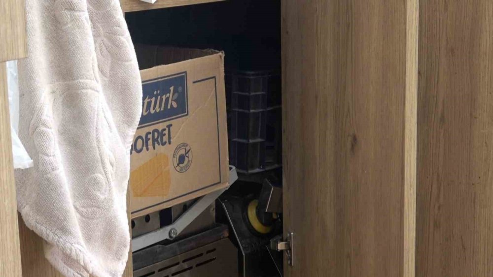 100 bin lirayı poşete koyup böyle çaldı!