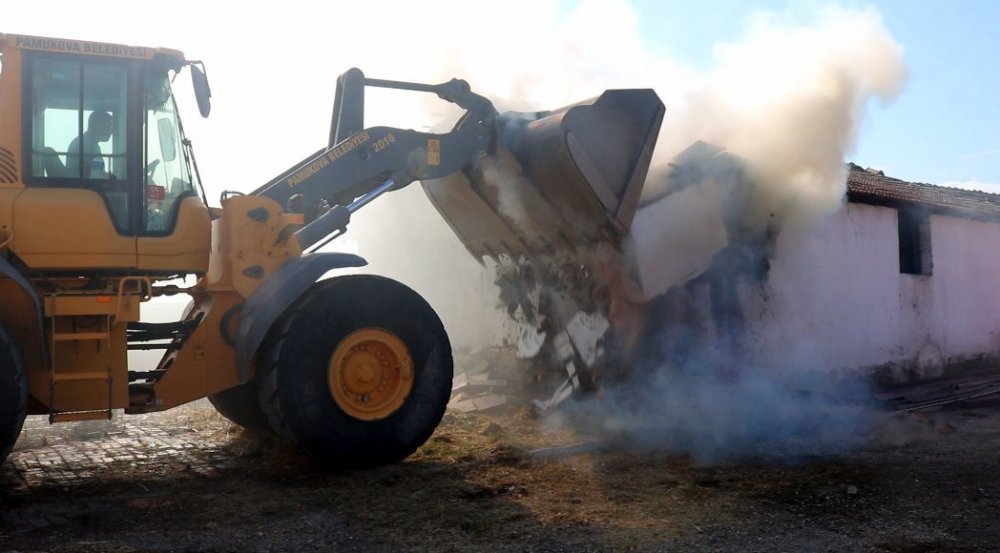 Besi çiftliğinde yangın