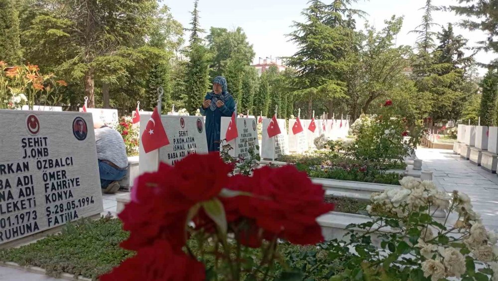 Konya’da mezarlıklarda bayram yoğunluğu