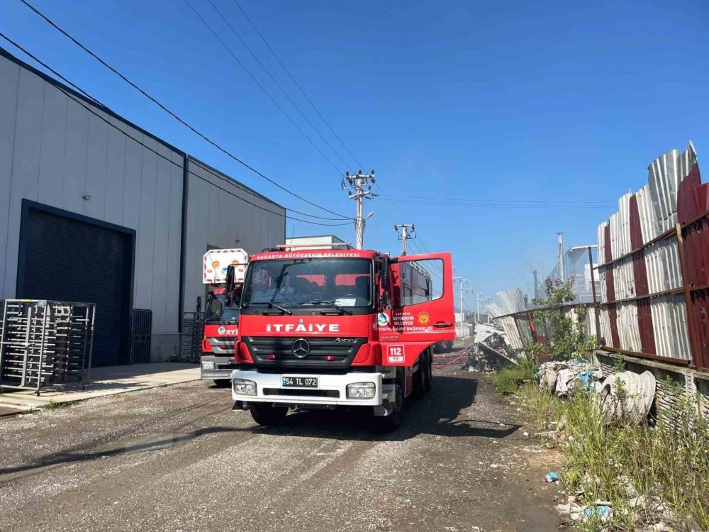Geri dönüşüm tesisinde korkutan yangın