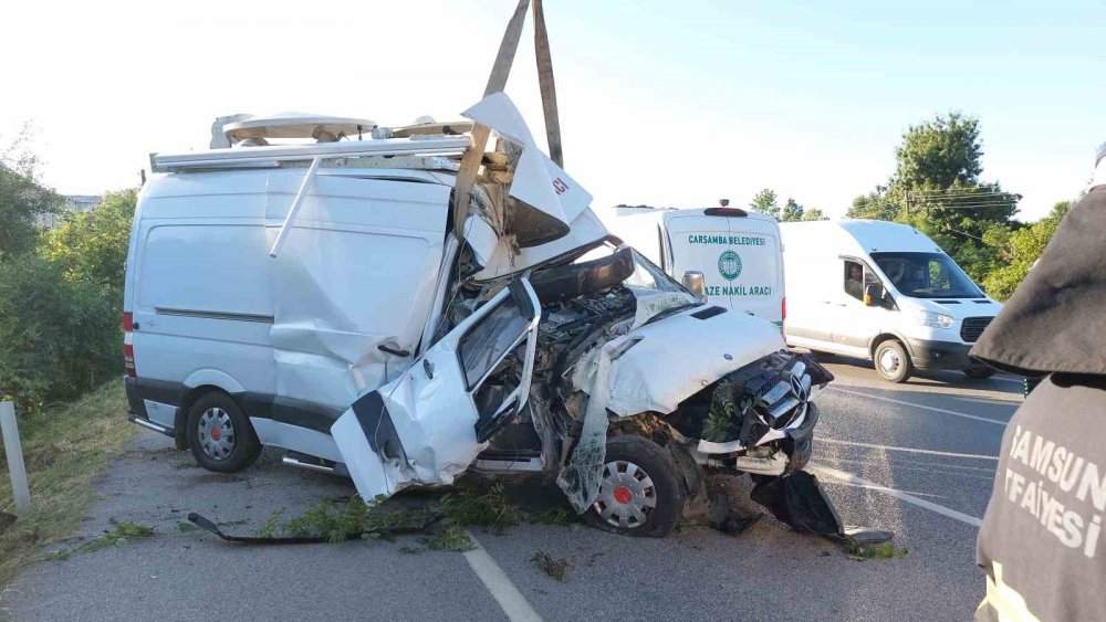 Canlı yayın aracı kaza yaptı: 2 ölü, 1 yaralı