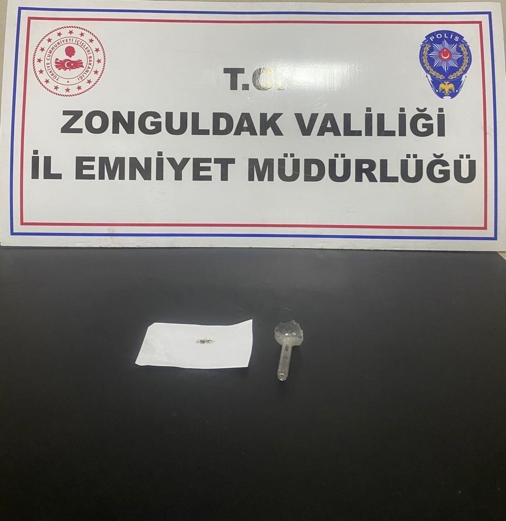 Polisin uygulamasında uyuşturucu ile yakalandılar