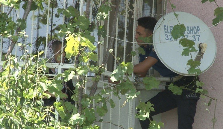 Konya'da polis apartmana tırmandı! Baygın halde bulundu