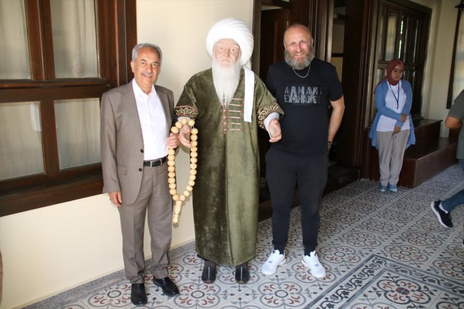 Sanatçı Çetin Altay Akşehir'e hayran kaldı