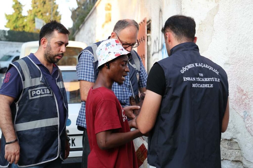 200 kaçak göçmen yakalandı