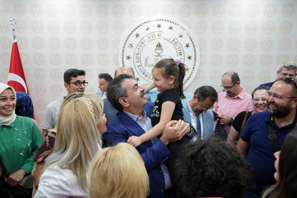 Bakan Tekin'den uzaktan eğitim açıklaması!