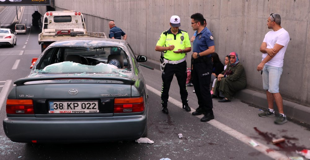 Demir sopa ve bıçaklı kavga: 1 yaralı