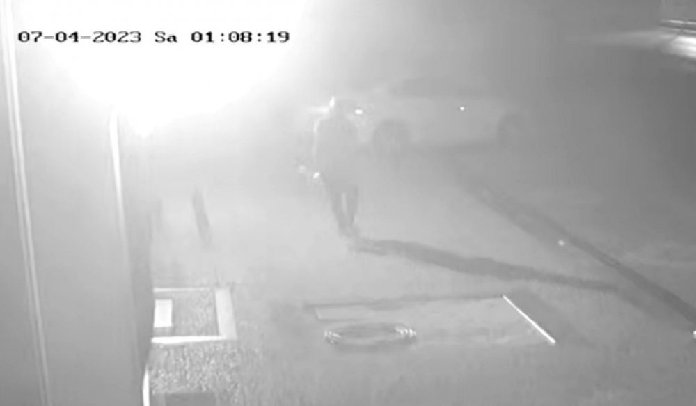 Konya'da hırsız kameraya selam verip 3 milyonluk lüks otomobili çaldı